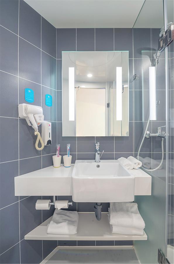 Hanting Chuansha East Gaoke Road 2*